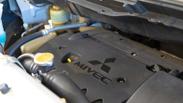 MITSUBISHI DELICA D5 4X4 - Image 7